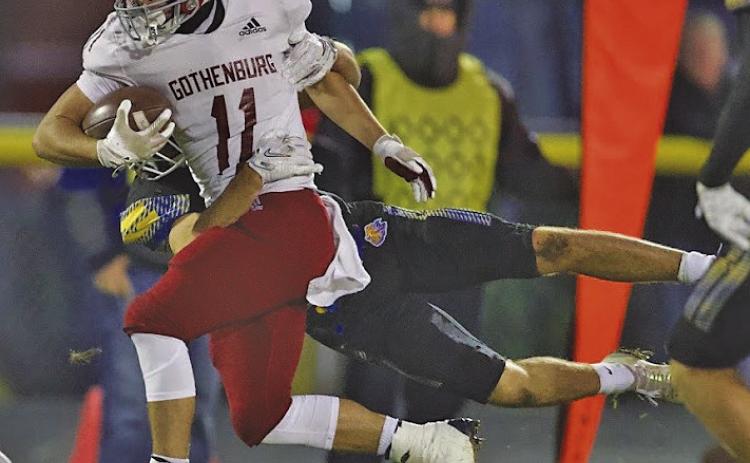 Gothenburg’s Braden Ehlers tries to get past a St. Paul defender in last week’s contest in St. Paul. Ehlers scored one of the Swedes’ two touchdowns in the 13-0 win. (Photos courtesy Suzie Wahlgren)